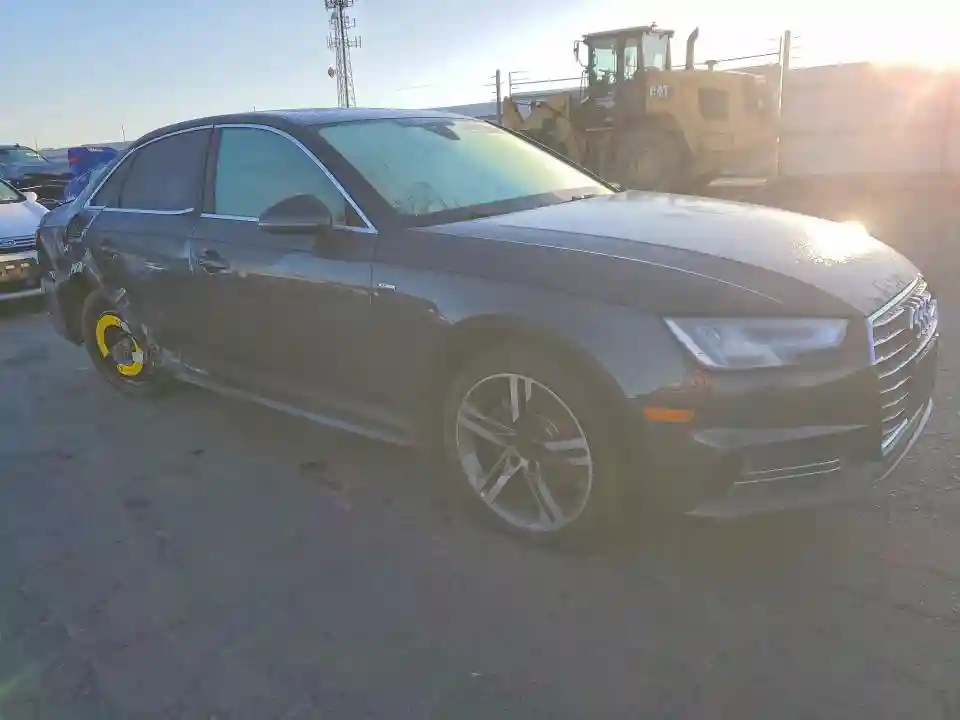 WAULMAF42JA074319 2018 AUDI A4-3