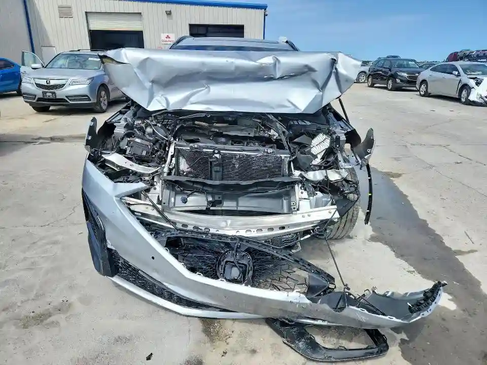 5J8YD8H82SL002903 2025 ACURA MDX-4