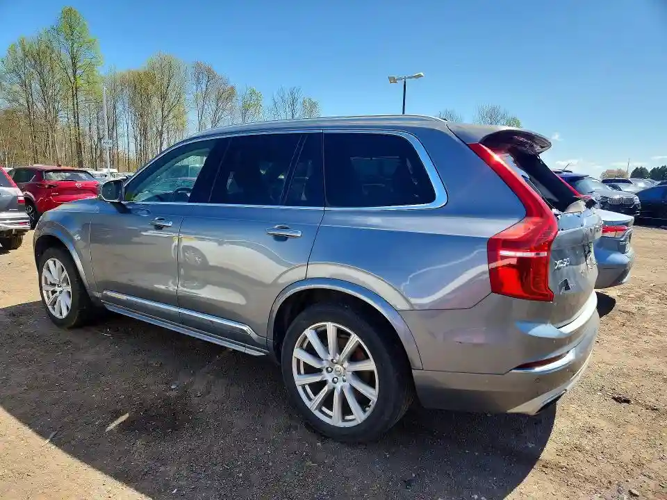 YV4A22PLXG1023295 2016 VOLVO XC90-1