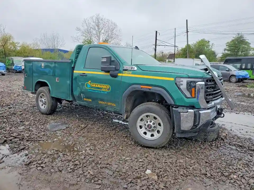 1GD3USE74SF183790 2025 GMC SIERRA-3