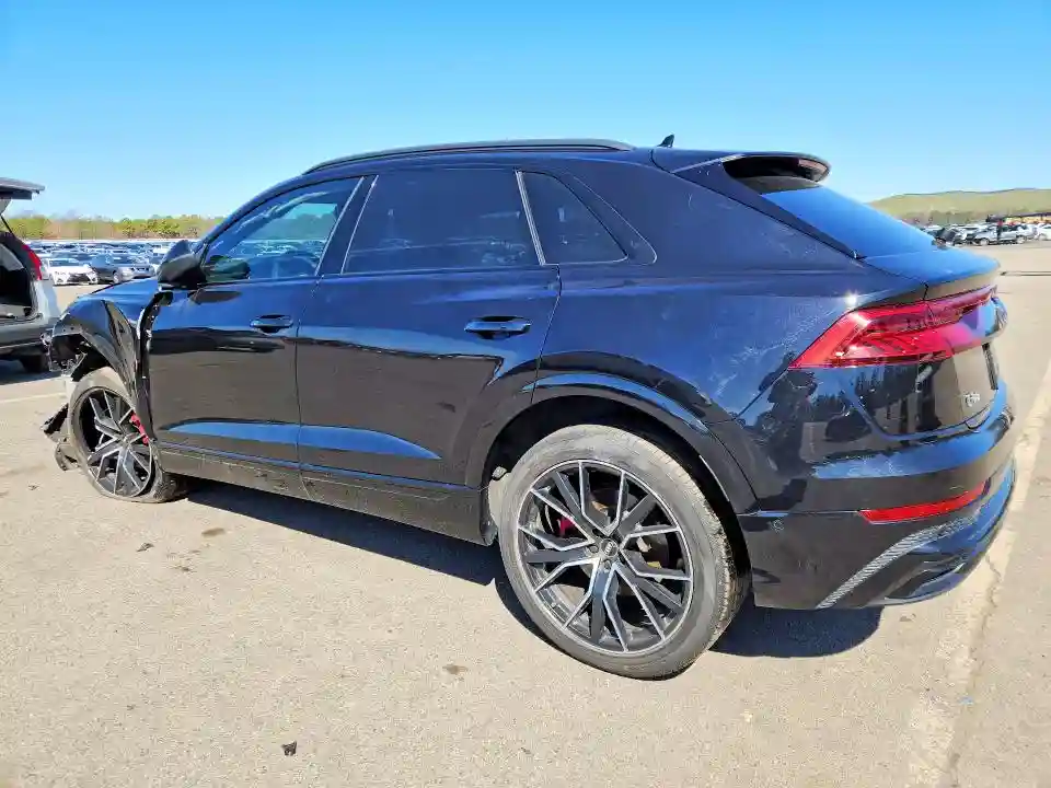 WA1FVAF16KD041529 2019 AUDI Q8-1