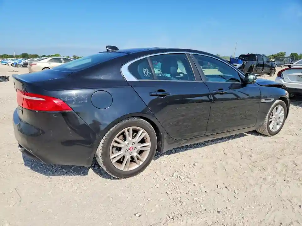 SAJAD4BG4HA975487 2017 JAGUAR XE-2