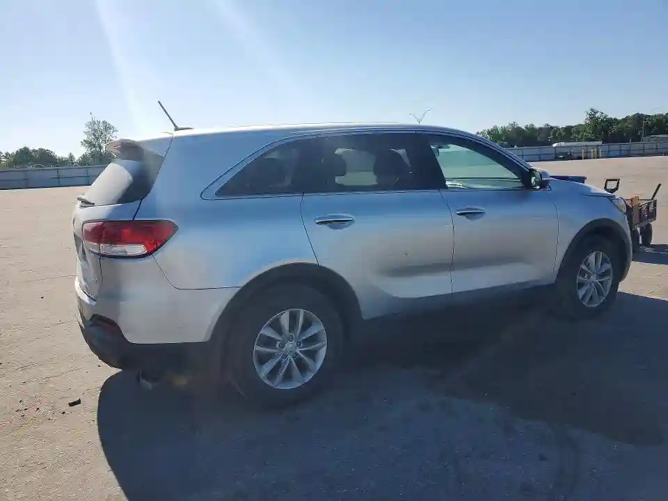 5XYPG4A31JG383999 2018 KIA SORENTO L-2