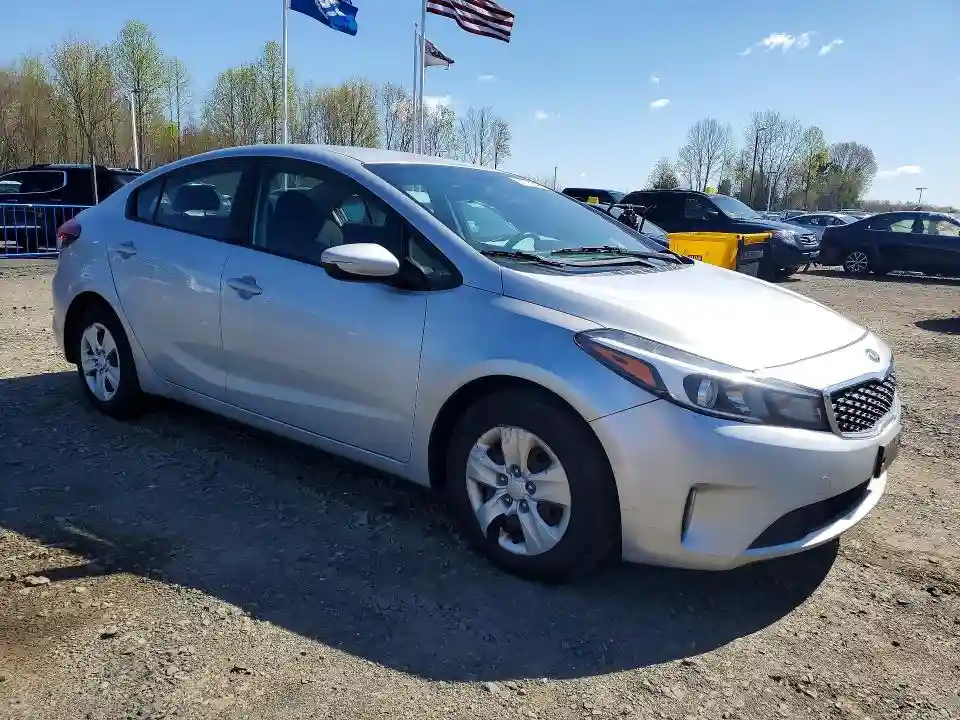 3KPFK4A74JE219463 2018 KIA FORTE-3