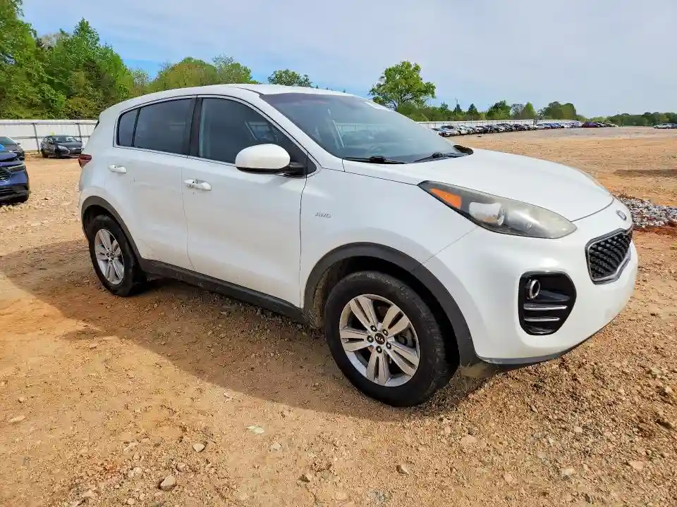 KNDPMCAC8J7426671 2018 KIA SPORTAGE-3