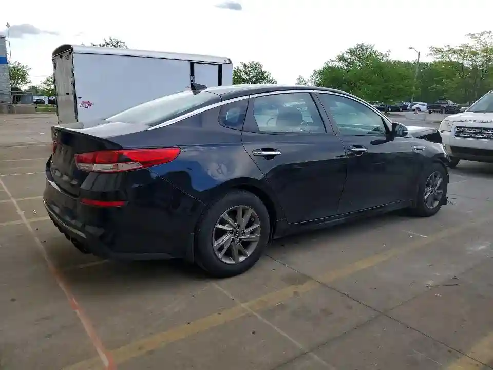 5XXGT4L32KG325785 2019 KIA OPTIMA LX-2