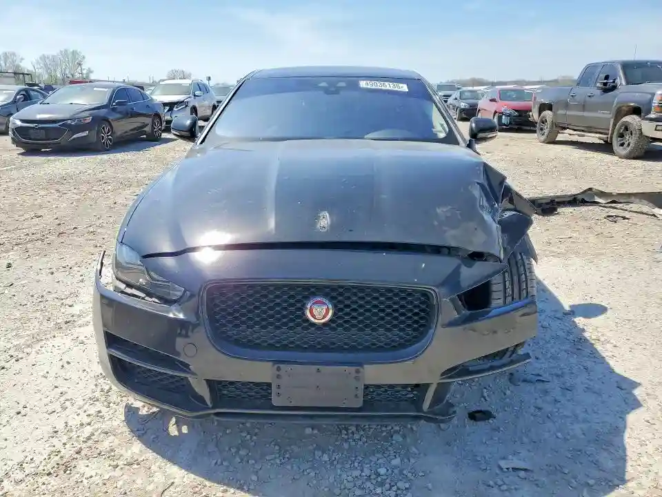 SAJAE4BG9HA946824 2017 JAGUAR XE-4