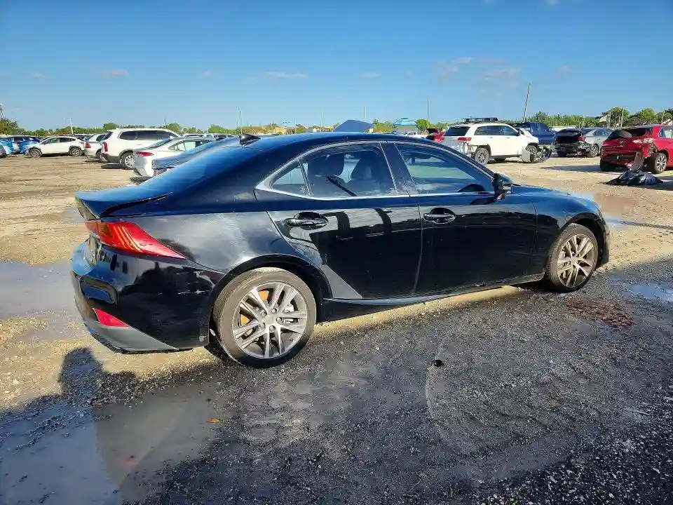 JTHBA1D26J5067647 2018 LEXUS IS-2