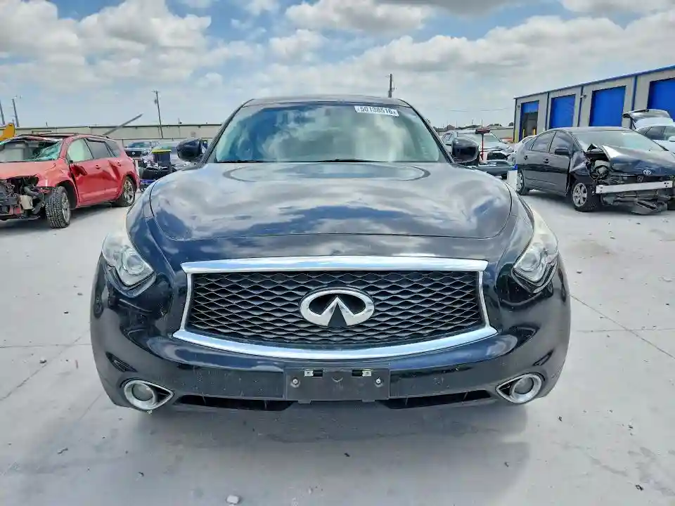 JN8CS1MW6HM415022 2017 INFINITI QX70-4
