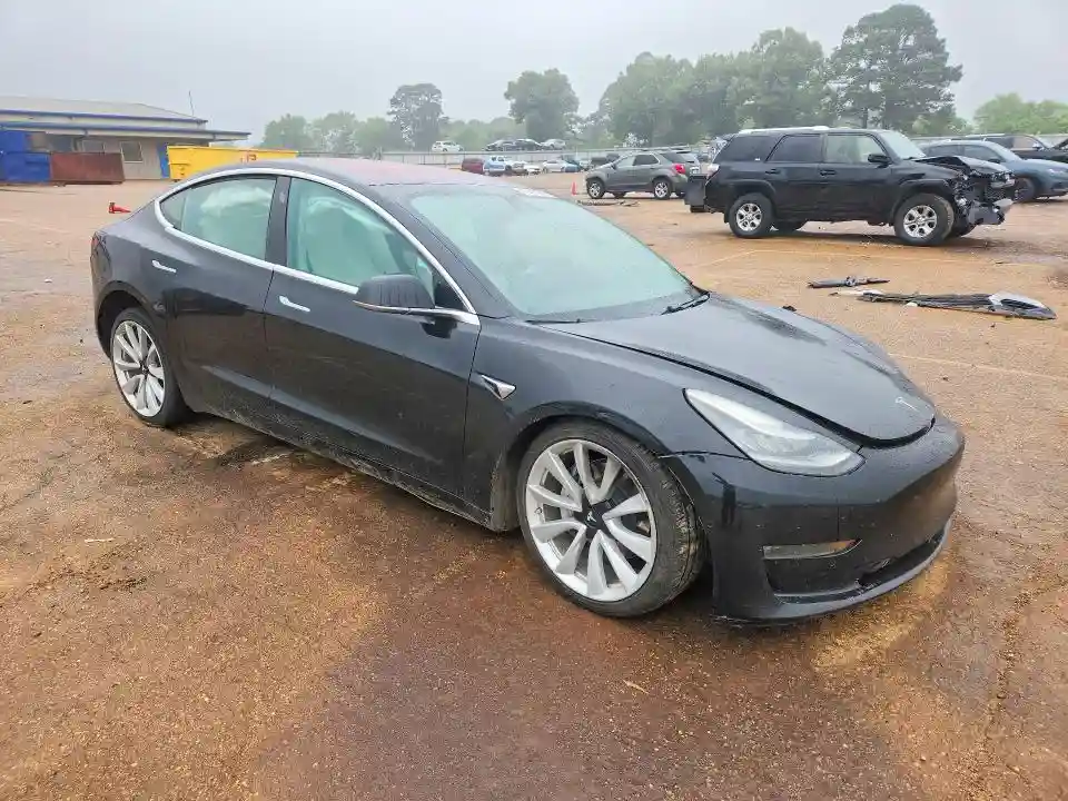 5YJ3E1EB3JF135054 2018 TESLA MODEL 3-3