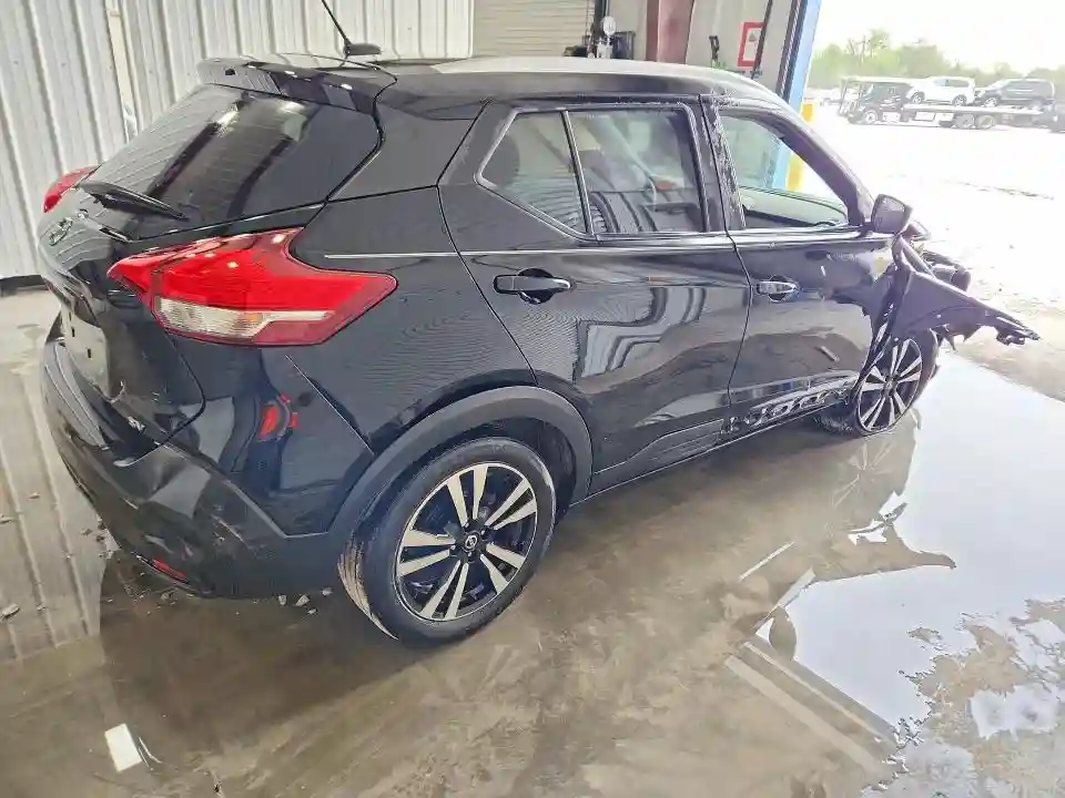 3N1CP5CU1JL523930 2018 NISSAN KICKS-2