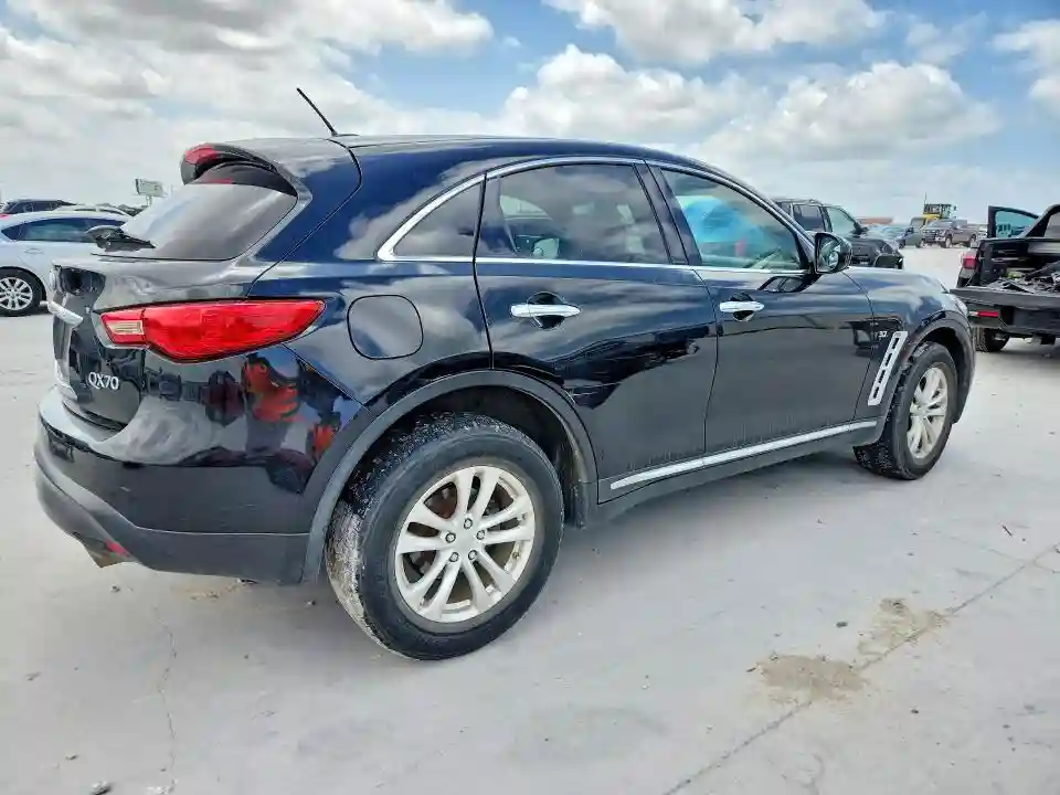 JN8CS1MW6HM415022 2017 INFINITI QX70-2