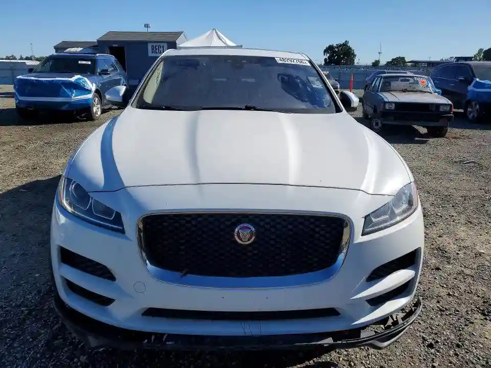 SADCS2BV8HA490208 2017 JAGUAR F-PACE-4