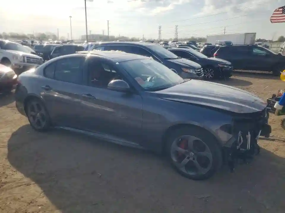 ZARFAEDN9H7555662 2017 ALFA ROMEO GIULIA-3