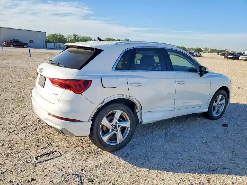 WA1AECF39K1078762 2019 AUDI Q3-2