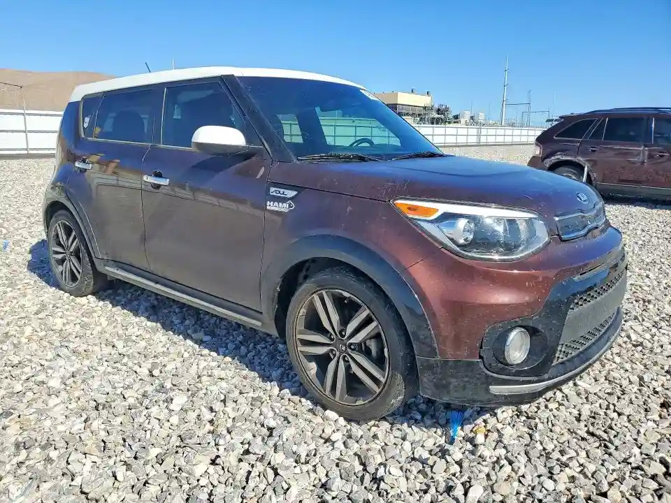 KNDJP3A53H7464012 2017 KIA SOUL-3