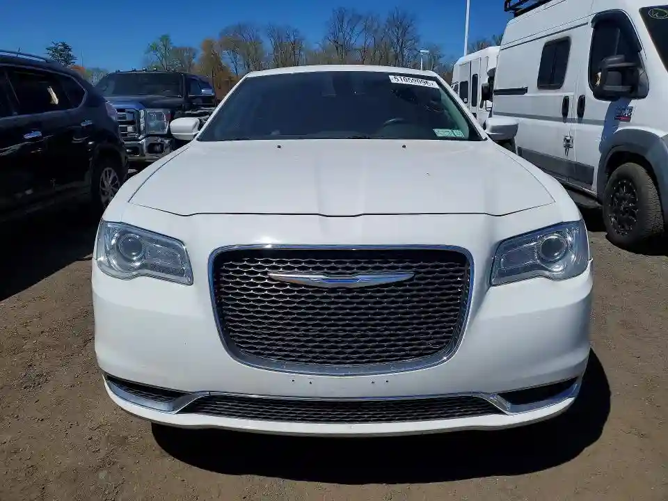 2C3CCARG9HH637409 2017 CHRYSLER 300-4