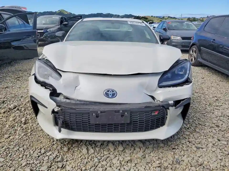 JF1ZNBE16P9764727 2023 TOYOTA GR 86 PREM-4