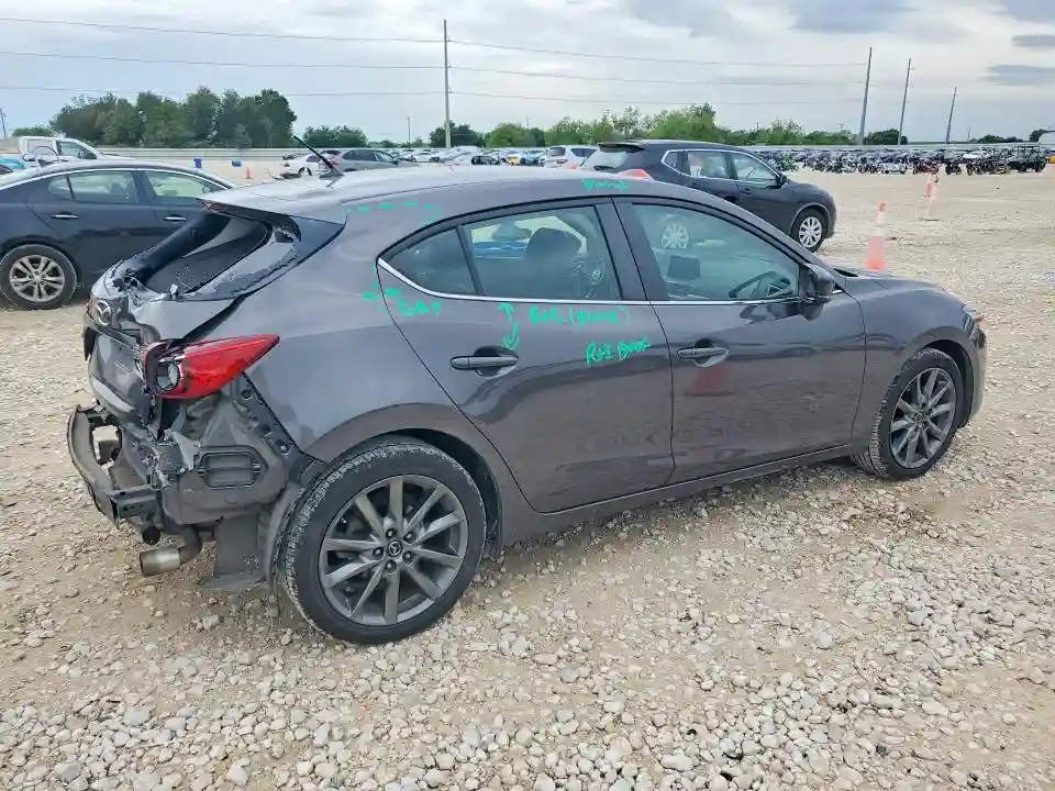 3MZBN1L38JM270031 2018 MAZDA 3-2