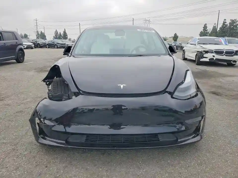 5YJ3E1EA3PF587702 2023 TESLA MODEL 3-4