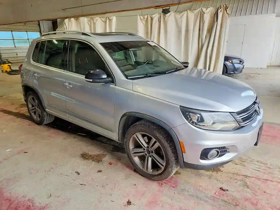 WVGTV7AX7HK019420 2017 VOLKSWAGEN TIGUAN-3