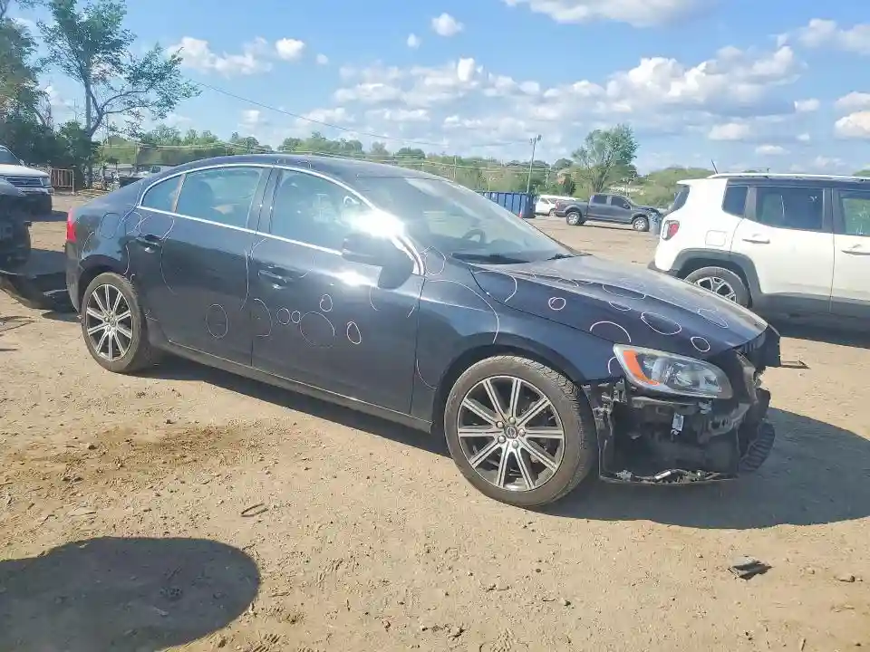 LYV402TK3JB166320 2018 VOLVO S60-3