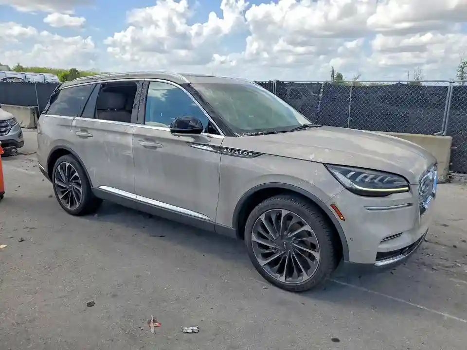 5LM5J7WC7RGL00337 2024 LINCOLN AVIATOR-3