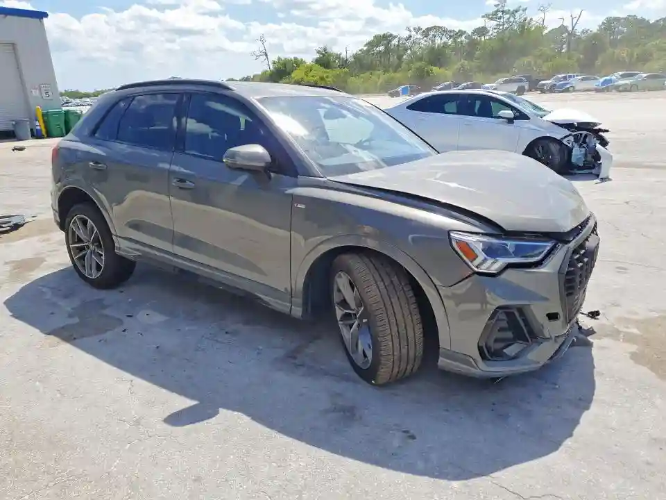 WA1DECF35S1098570 2025 AUDI Q3-3