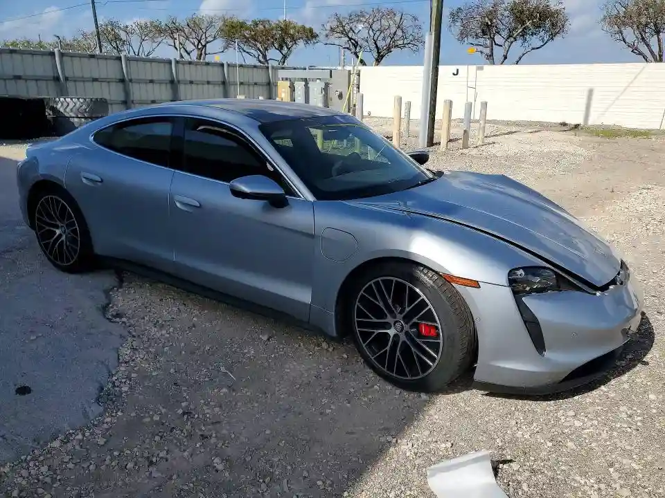 WP0AB2Y11LSA51073 2020 PORSCHE TAYCAN-3