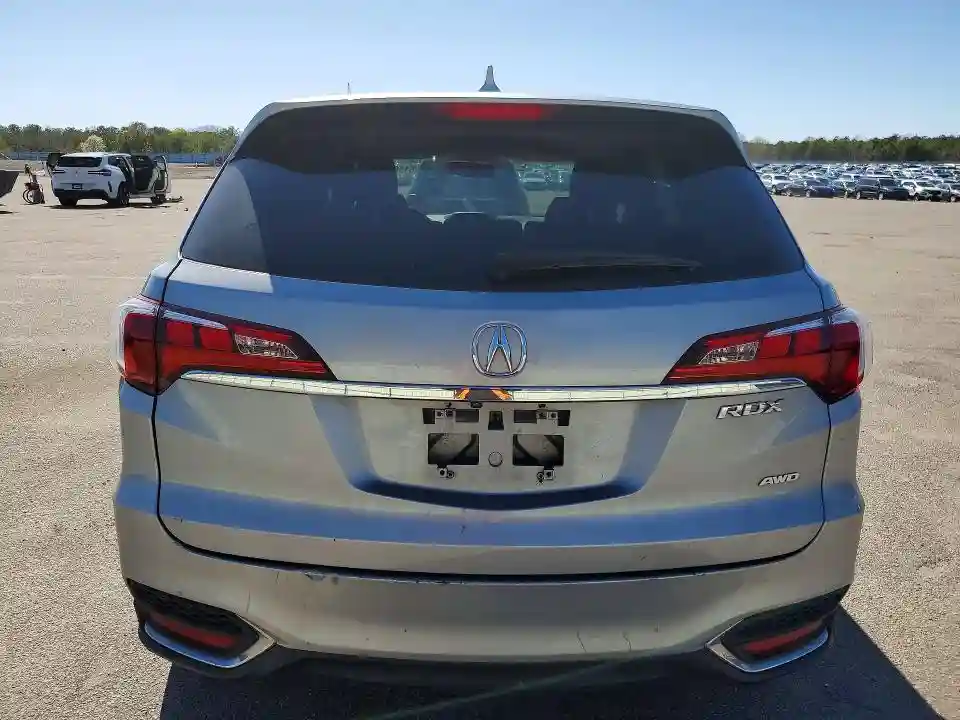 5J8TB4H38JL009978 2018 ACURA RDX-5