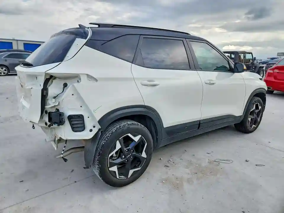 KNDEU2AA0S7676150 2025 KIA SELTOS-2