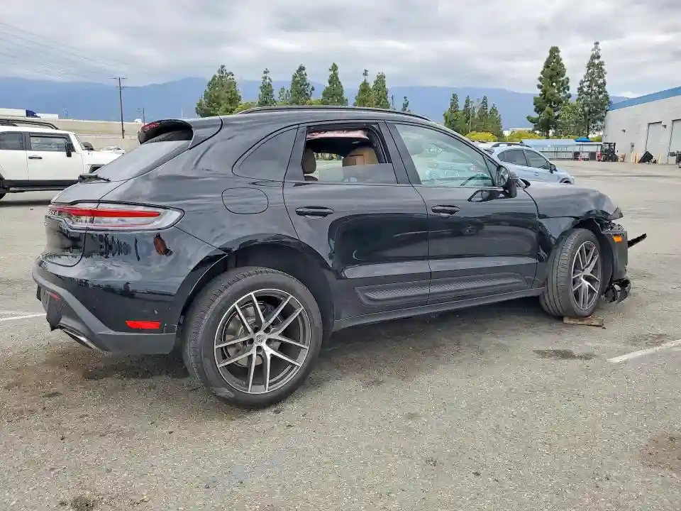 WP1AA2A55SLB13188 2025 PORSCHE MACAN-2