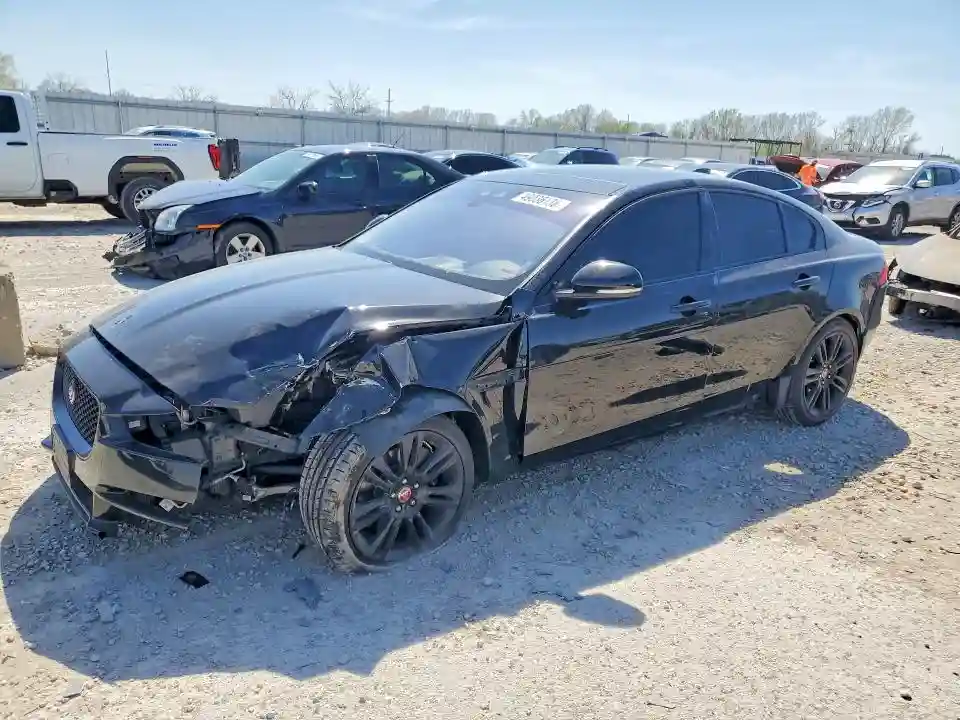 SAJAE4BG9HA946824 2017 JAGUAR XE-0