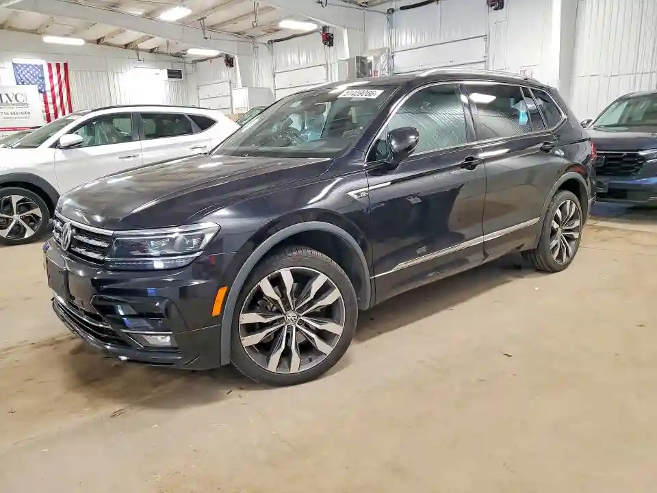 3VV4B7AX1LM117654 2020 VOLKSWAGEN TIGUAN-0