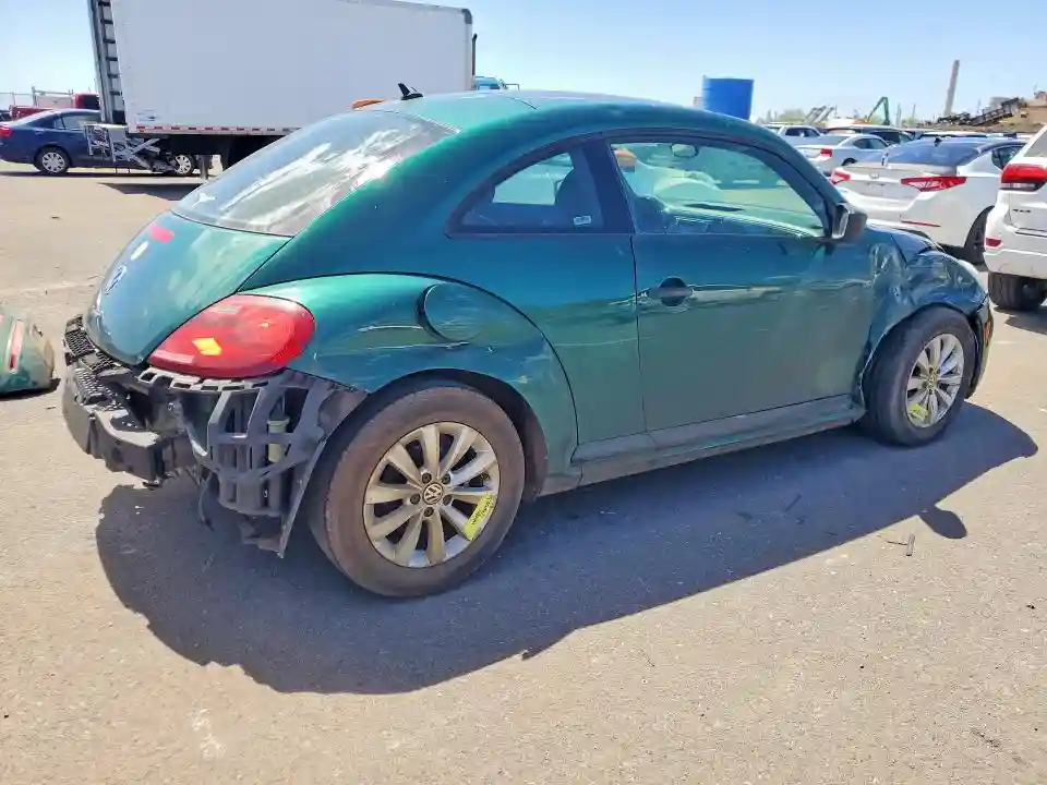 3VWF17AT7HM618625 2017 VOLKSWAGEN BEETLE-2