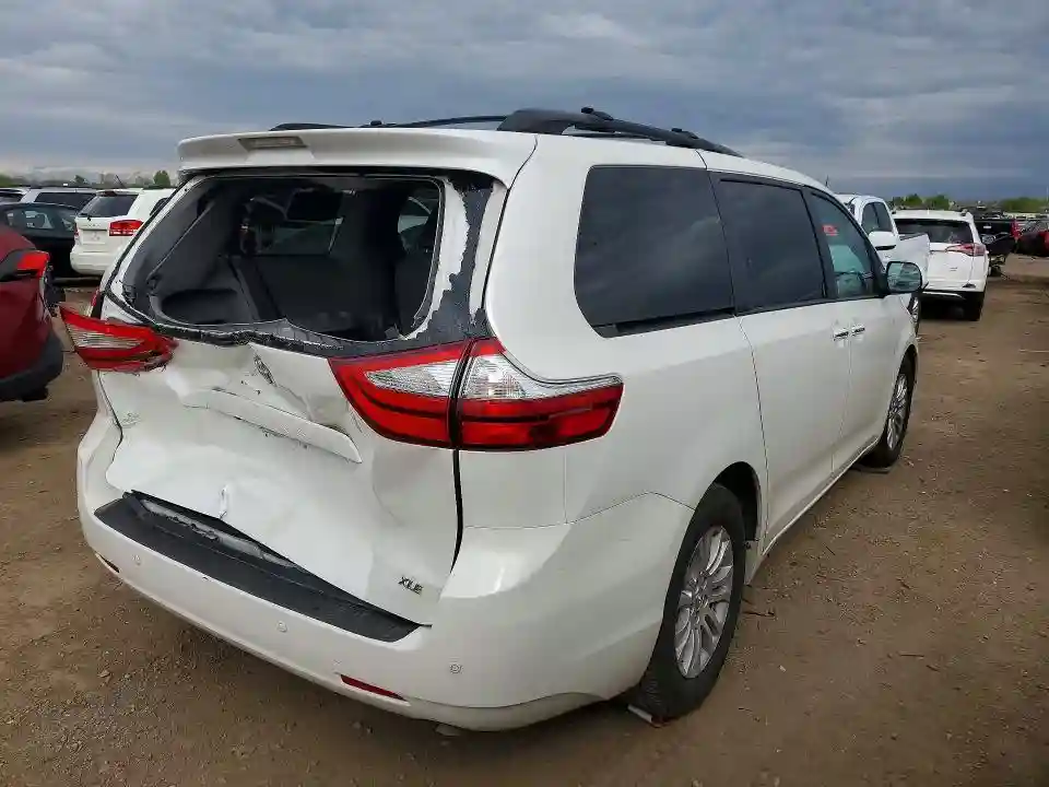 5TDYZ3DC1HS816478 2017 TOYOTA SIENNA-2