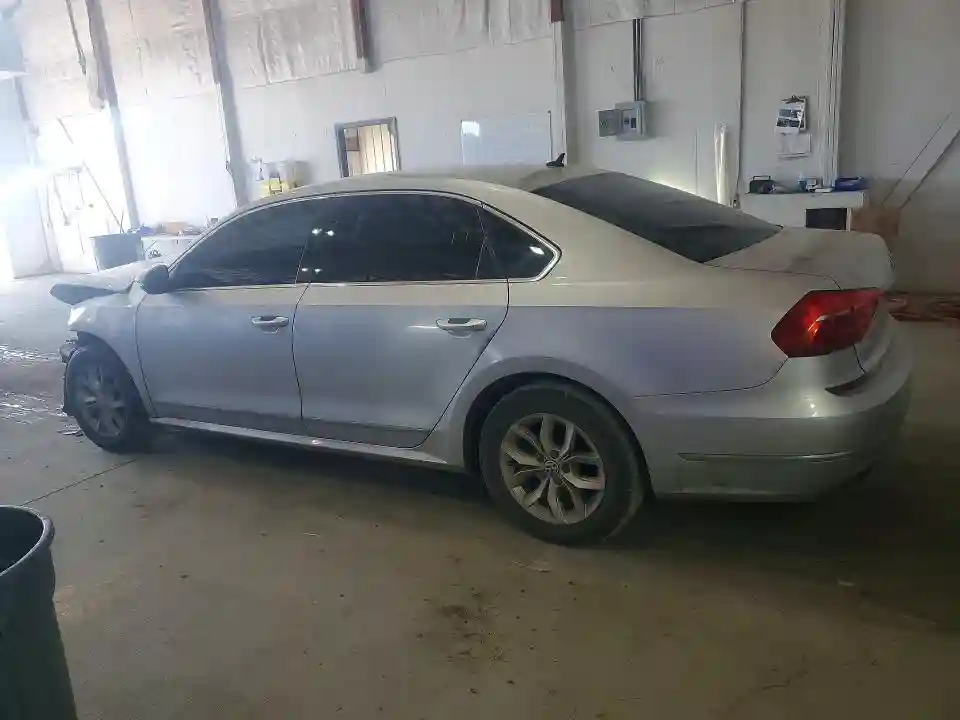 1VWAT7A39GC020363 2016 VOLKSWAGEN PASSAT-1