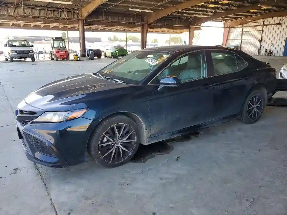 4T1G11AK8MU604083 2021 TOYOTA CAMRY-0