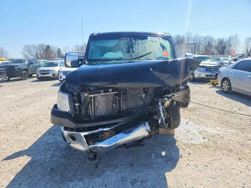5BZAF0AA8FN850657 2015 NISSAN NV-4