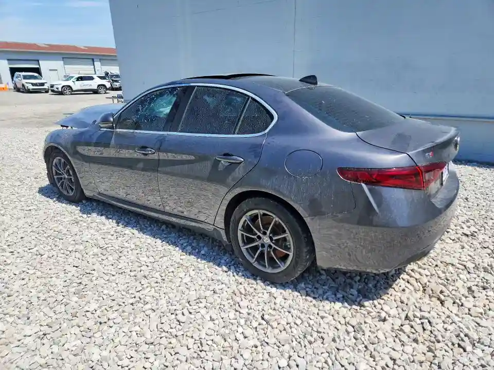 ZARFAEDNXJ7563985 2018 ALFA ROMEO GIULIA-1