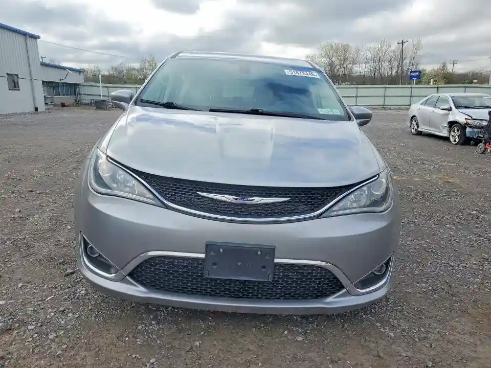 2C4RC1FG9KR705235 2019 CHRYSLER PACIFICA-4