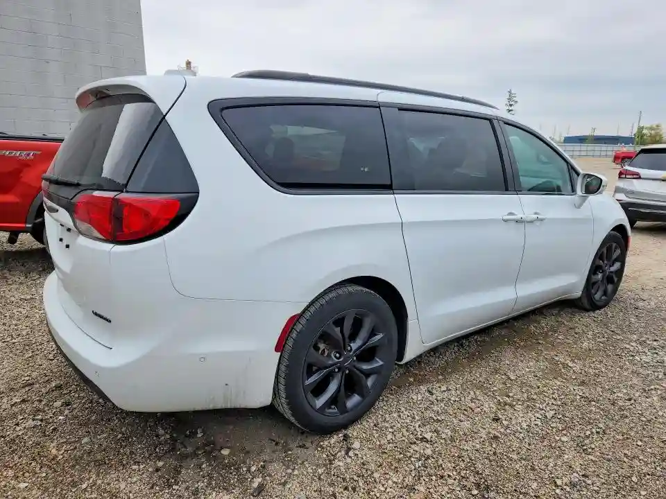 2C4RC1GG8JR261911 2018 CHRYSLER PACIFICA-2