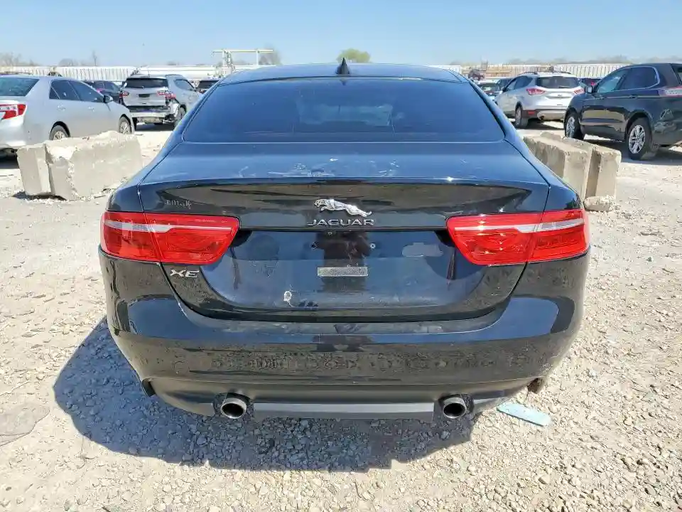 SAJAE4BG9HA946824 2017 JAGUAR XE-5