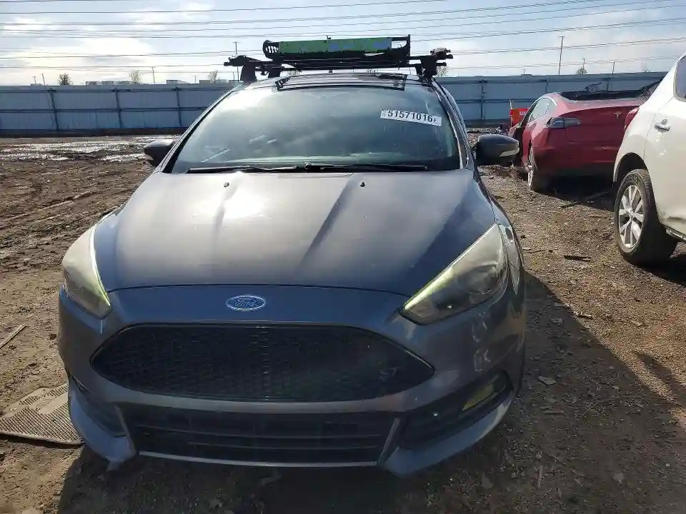 1FADP3L99JL256152 2018 FORD FOCUS-4