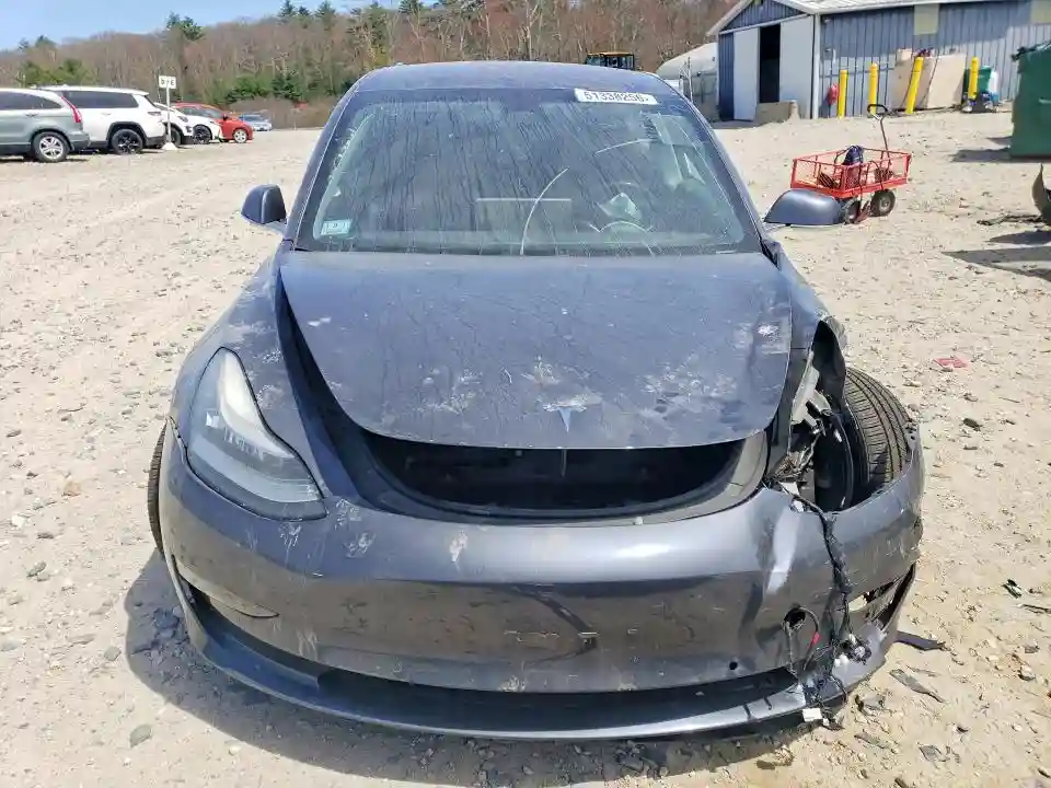 5YJ3E1EB7JF185746 2018 TESLA MODEL 3-4