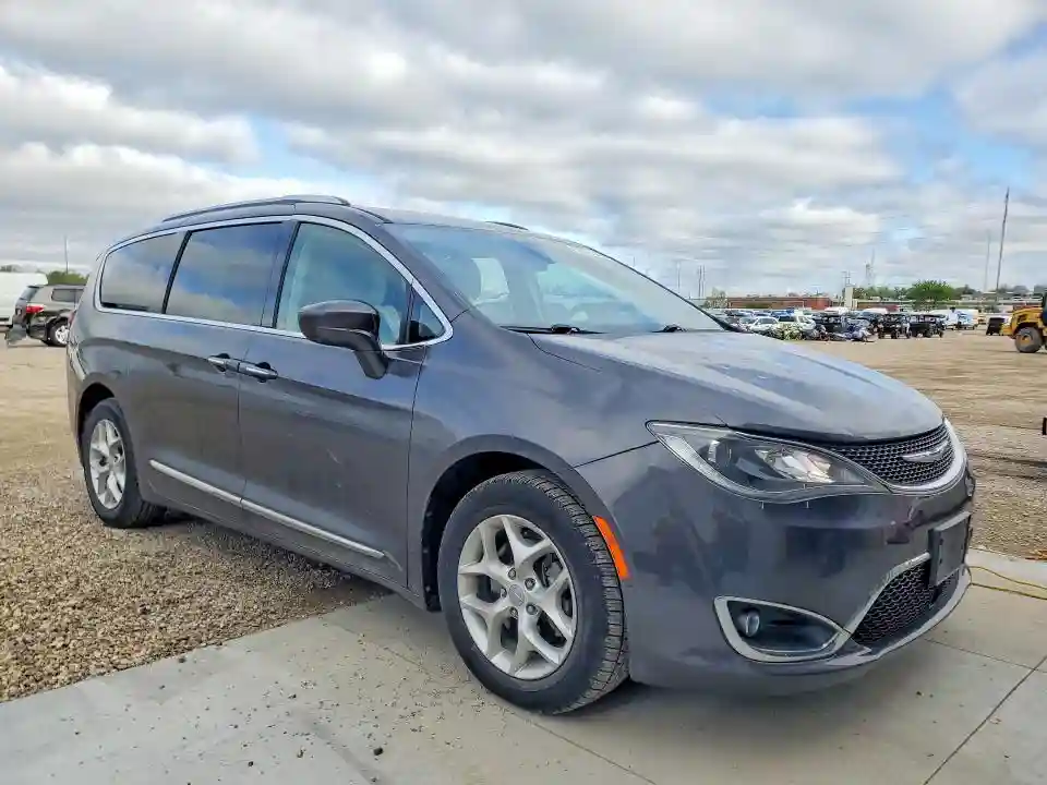 2C4RC1EGXHR538619 2017 CHRYSLER PACIFICA-3