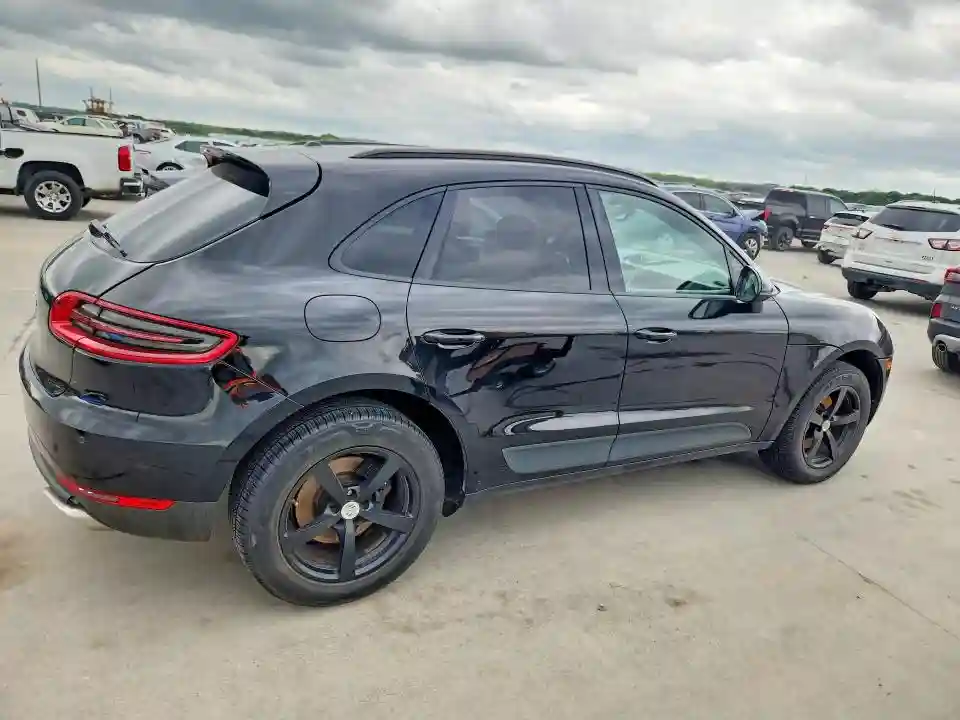 WP1AA2A51HLB05601 2017 PORSCHE MACAN-2
