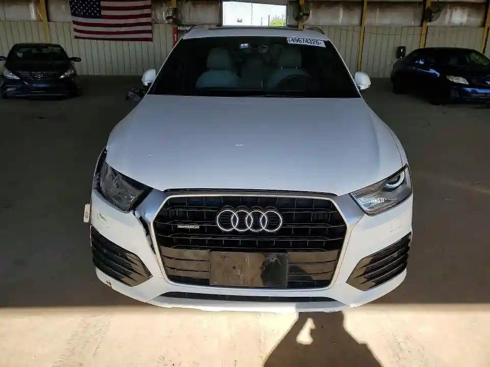 WA1ECCFS6JR009980 2018 AUDI Q3-4