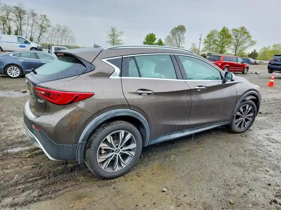 SJKCH5CR9HA022224 2017 INFINITI QX30-2