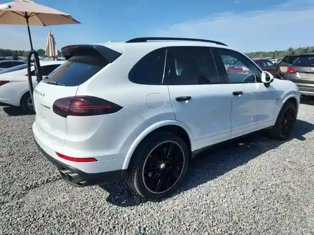 WP1AE2A20HLA75758 2017 PORSCHE CAYENNE-2